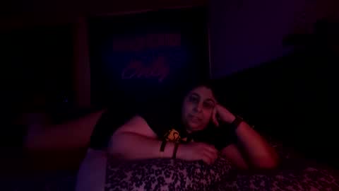 Snapshot of jennabrady chatting on 09-14-25, 08:35 Dragon Queen. Be my Dragon -- and online show from 09-14-25, 08:35