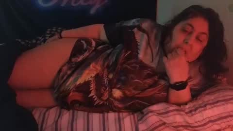 Snapshot of jennabrady chatting on 05-07-26, 02:22 Dragon Queen. Be my Dragon -- and online show from 05-07-26, 02:22
