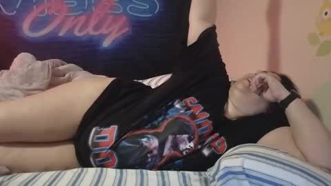 Snapshot of jennabrady chatting on 05-16-26, 03:22 Dragon Queen. Be my Dragon -- and online show from 05-16-26, 03:22