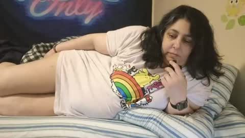 Snapshot of jennabrady chatting on 06-25-26, 08:52 Dragon Queen. Be my Dragon -- and online show from 06-25-26, 08:52