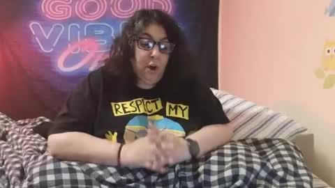 Snapshot of jennabrady chatting on 06-27-26, 11:10 Dragon Queen. Be my Dragon -- and online show from 06-27-26, 11:10