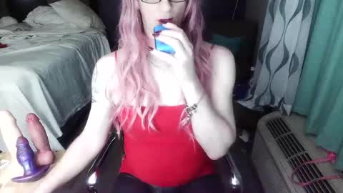 Snapshot of jennacd4life chatting on 09-09-25, 01:05 Jenna Cross online show from 09-09-25, 01:05