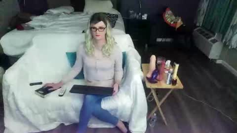 Jenna Cross online show from 11-16-25, 10:59