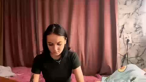 Mia online show from 12-17-25, 11:16