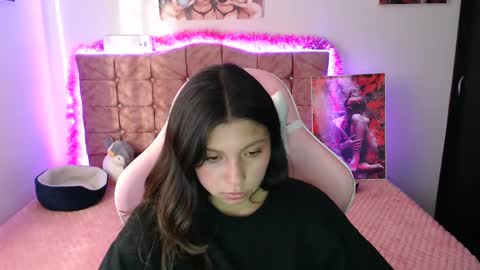 Snapshot of jennal_010 chatting on 12-19-24, 09:38 jennal_010 online show from 12-19-24, 09:38