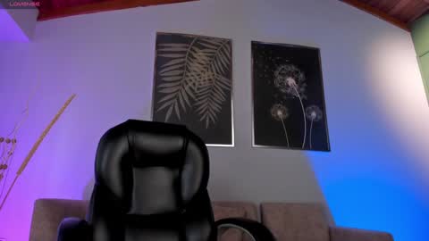 Snapshot of jennaolson chatting on 02-03-25, 06:39 Jenna Olson online show from 02-03-25, 06:39