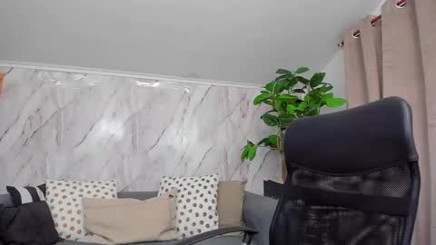 Snapshot of jennaprice chatting on 03-06-25, 06:16 JennaPrice online show from 03-06-25, 06:16