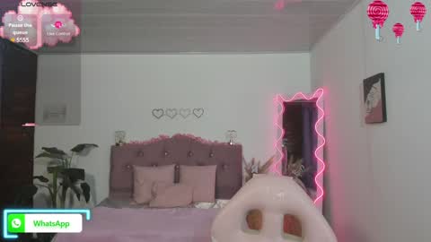 Snapshot of jenner_tay chatting on 12-15-24, 11:55 jenner online show from 12-15-24, 11:55