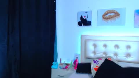 Snapshot of jenng18 chatting on 12-20-24, 01:14 jenn online show from 12-20-24, 01:14