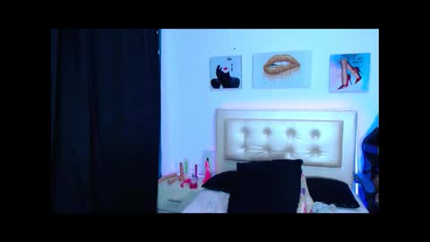 Snapshot of jenng18 chatting on 01-16-25, 02:19 jenn online show from 01-16-25, 02:19