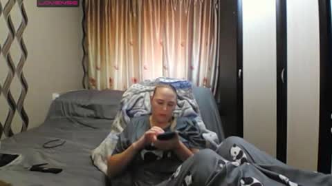 JenniDeep online show from 06-09-26, 07:53