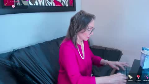 Jennie online show from 11-08-25, 12:16