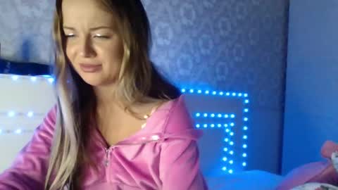 Snapshot of jennifer838 chatting on 01-26-25, 06:16 Jennifer online show from 01-26-25, 06:16