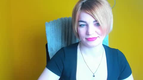 Jennifer online show from 04-12-26, 05:56