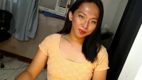 Snapshot of jennifer_licious chatting on 10-08-25, 10:51 Jenny online show from 10-08-25, 10:51