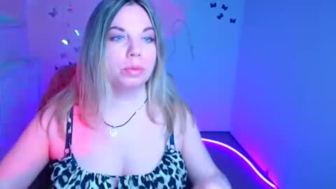 Jennifer online show from 04-01-26, 05:52