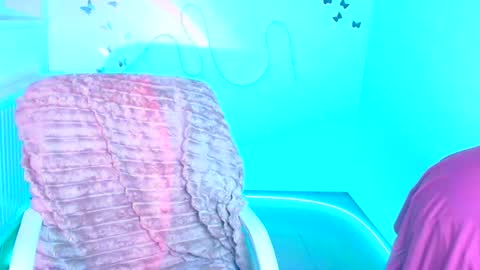 Jennifer online show from 04-20-26, 12:08