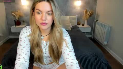 Jennifer Perezz online show from 04-13-26, 09:48