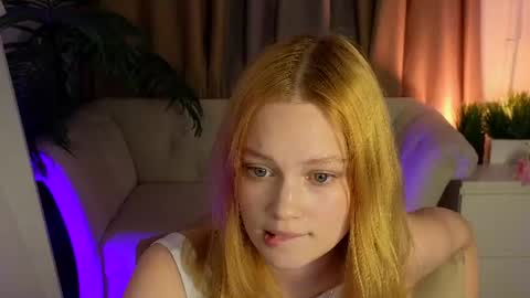Jennifer online show from 06-21-26, 09:45