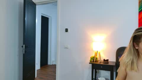 Jenny online show from 10-13-25, 06:52