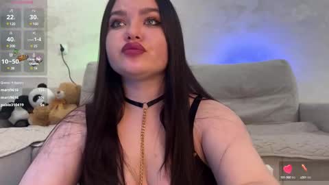 Snapshot of jennisxcharming chatting on 12-06-24, 04:47 Mila online show from 12-06-24, 04:47