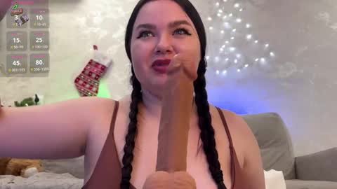 Snapshot of jennisxcharming chatting on 12-11-24, 05:15 Mila online show from 12-11-24, 05:15