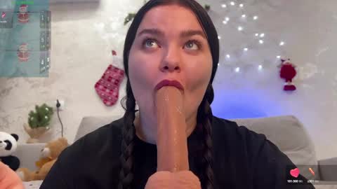 Snapshot of jennisxcharming chatting on 12-16-24, 07:54 Mila online show from 12-16-24, 07:54