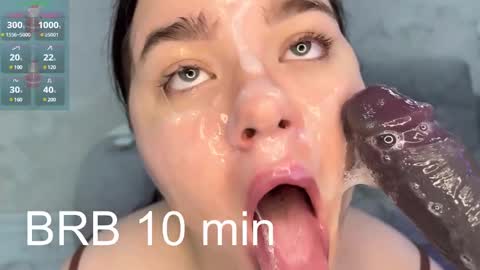 Snapshot of jennisxcharming chatting on 12-18-24, 01:37 Mila online show from 12-18-24, 01:37