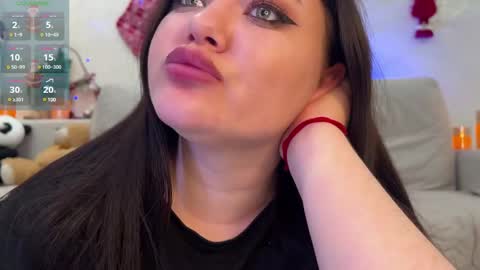 Snapshot of jennisxcharming chatting on 01-13-25, 04:50 Mila online show from 01-13-25, 04:50