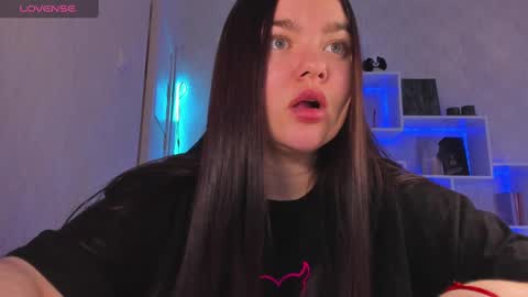 Snapshot of jennisxcharming chatting on 02-23-25, 11:11 Mila online show from 02-23-25, 11:11