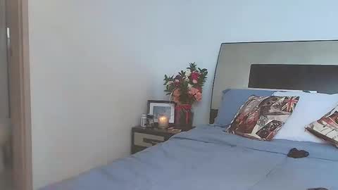 Jenn online show from 11-28-25, 06:32