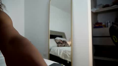 Snapshot of jennmullatta_ chatting on 05-29-26, 04:49 Jenn online show from 05-29-26, 04:49
