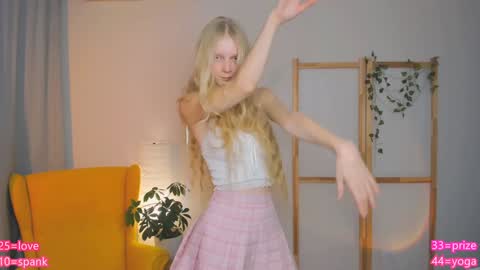 Snapshot of jenny_ames chatting on 12-05-24, 06:33 Jenny  online show from 12-05-24, 06:33