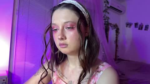 Jennifer Jenny Darling   online show from 06-06-26, 07:07
