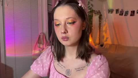 Jennifer Jenny Darling   online show from 07-10-26, 07:05