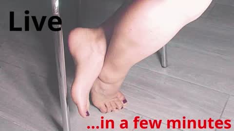 Snapshot of jenny_fighterfeet chatting on 02-16-25, 11:05 Jenny online show from 02-16-25, 11:05