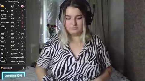 jenny_smitx online show from 10-20-25, 07:31