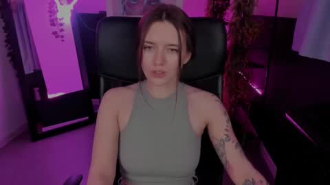 Snapshot of jennydens chatting on 02-27-25, 08:50 Jenny NO Nude online show from 02-27-25, 08:50