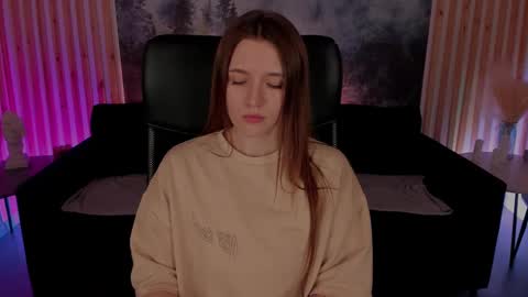 Snapshot of jennydens chatting on 03-07-25, 08:13 Jenny NO Nude online show from 03-07-25, 08:13