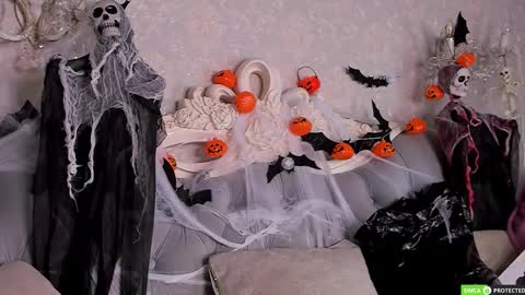 Jenny Ferguson online show from 10-28-25, 06:10