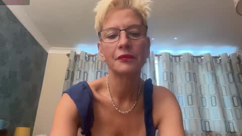 JennyHazel online show from 10-19-25, 08:37