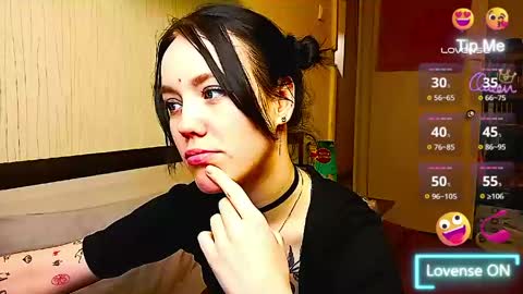 Snapshot of jennyrass chatting on 04-27-26, 04:05 JennyRass online show from 04-27-26, 04:05