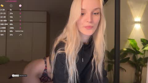 Jen  online show from 12-18-24, 04:28