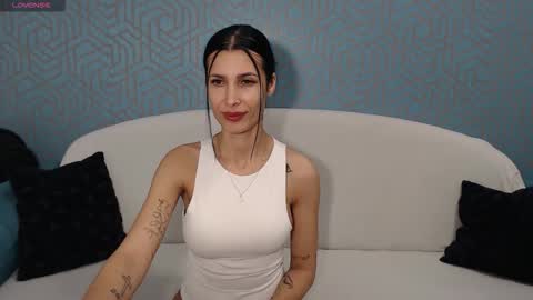 Snapshot of jennyxxx00 chatting on 02-04-26, 09:09 Jenny online show from 02-04-26, 09:09