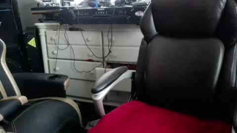 jeremiah0827 online show from 12-02-25, 07:42