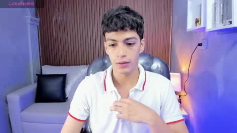 Snapshot of jeremias_1 chatting on 05-08-26, 01:27 JEREMIAS online show from 05-08-26, 01:27