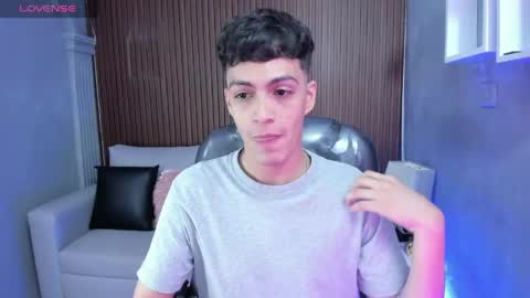 Snapshot of jeremias_1 chatting on 05-25-26, 01:17 JEREMIAS online show from 05-25-26, 01:17