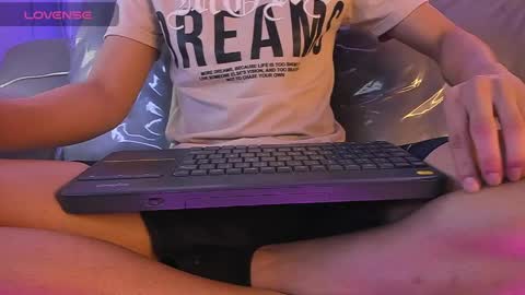 Snapshot of jeremias_1 chatting on 05-27-26, 10:40 JEREMIAS online show from 05-27-26, 10:40