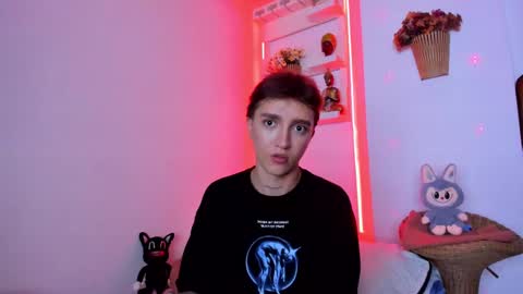 Snapshot of jeremy_salvatore_ chatting on 10-27-25, 04:38 jero independent model online show from 10-27-25, 04:38