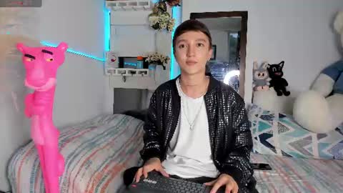 Snapshot of jeremy_salvatore_ chatting on 06-19-26, 11:08 jero independent model online show from 06-19-26, 11:08